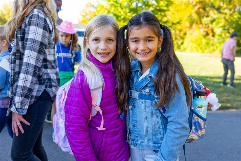 Lipscomb Elementary students walk to school
